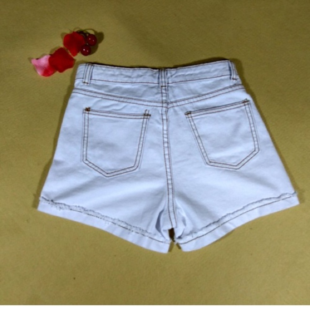 πΊ High Waist Flower embroidered shorts πΊ - Picture 6 of 8